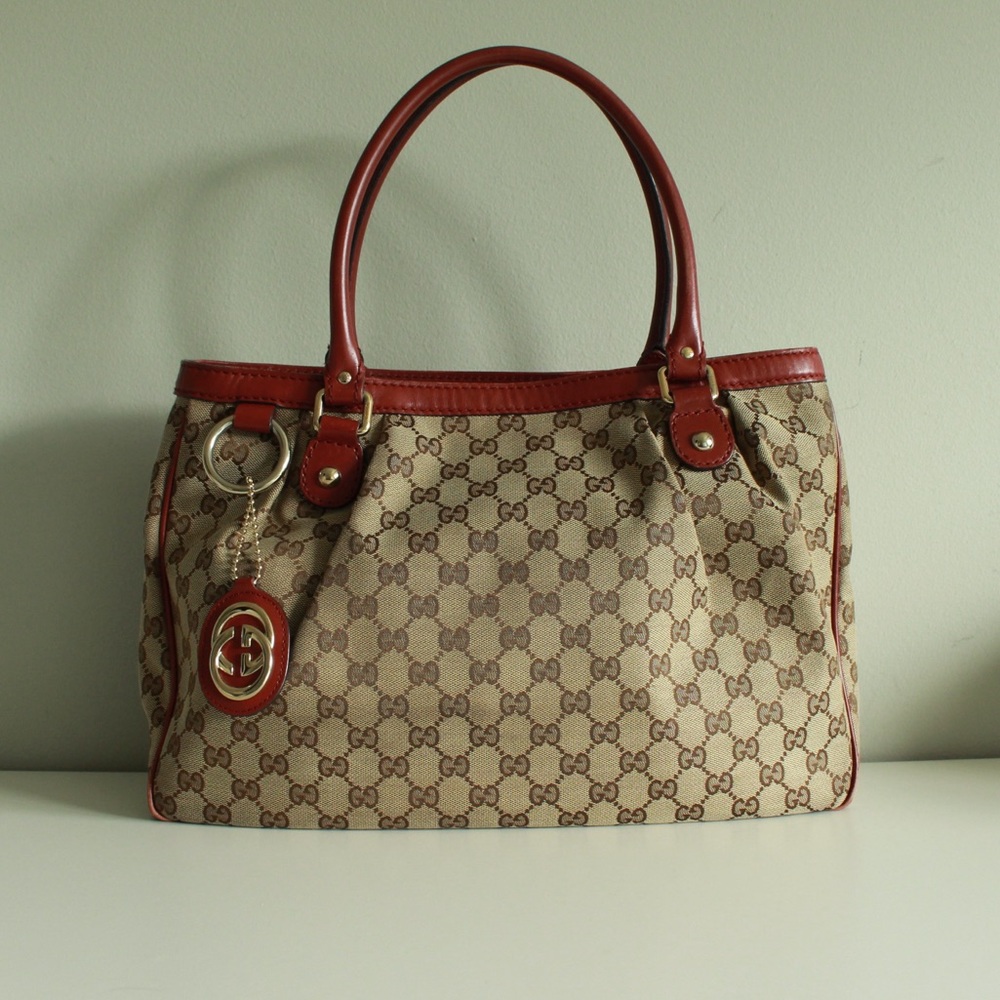 GUCCI Sukey Medium Tote Bag - Beige w/ Red Leather Trim